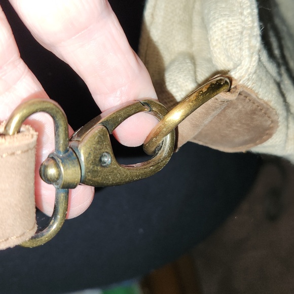 Elegant Tan and Brown Men's Messenger Bag - Picture 3 of 9